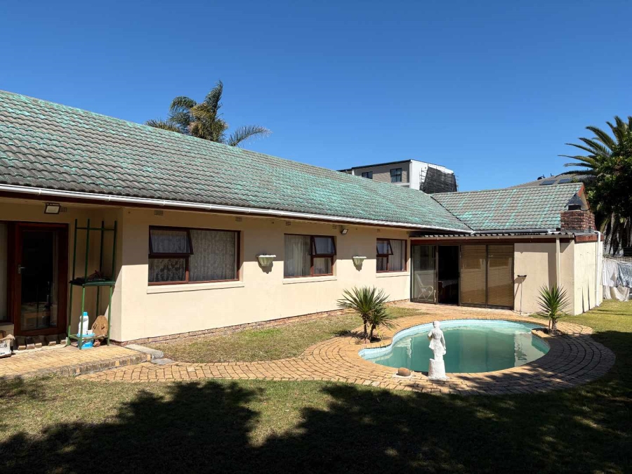 To Let 1 Bedroom Property for Rent in Table View Western Cape